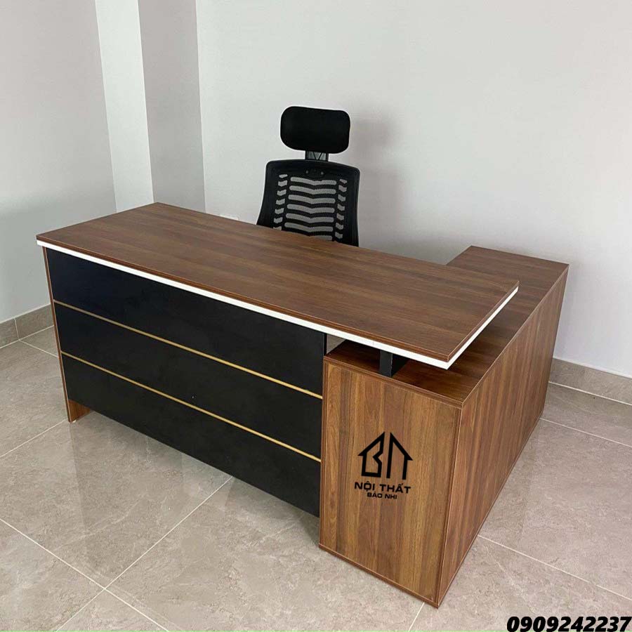 Những Lý Do Không Nên Mua Bàn Giám Đốc Thanh Lý